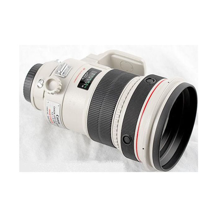 Canon EF 200mm f/2.0L IS USM Canon EF 200mm f/2.0L IS USM
