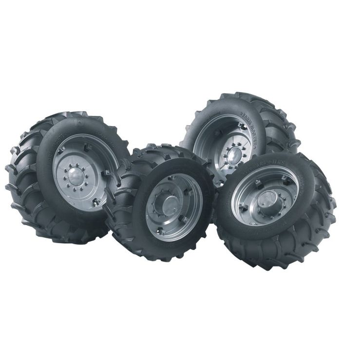 Bruder Twin Tyres with Silver Rims (02316) Bruder Twin Tyres with Silver Rims (02316)