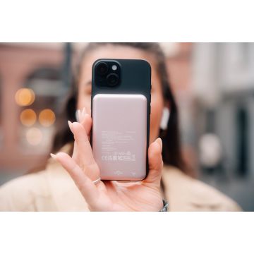 Verbatim Charge n Go Magnetic Power Bank 5000 mAh pink