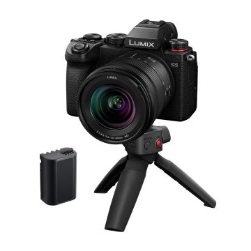 Panasonic Lumix S5 Kit 20-60mm f/3.5-5.6 + Shooting Grip + Spare Battery